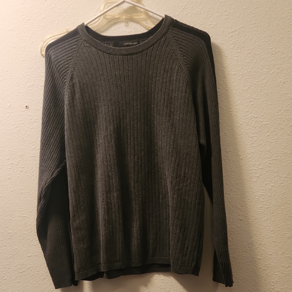 Calvin Klein Gray Crewneck Sweater with Ribbed Texture